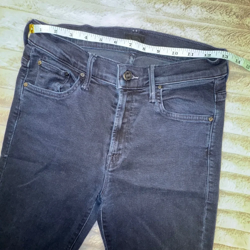 MOTHER Jeans Women's 27x26 The Insider Ankle Holding Hands Dark‎ Wash Frayed Hem